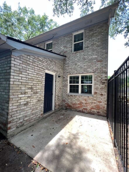 Unit A Rear Patio - 276 Fleming Rd