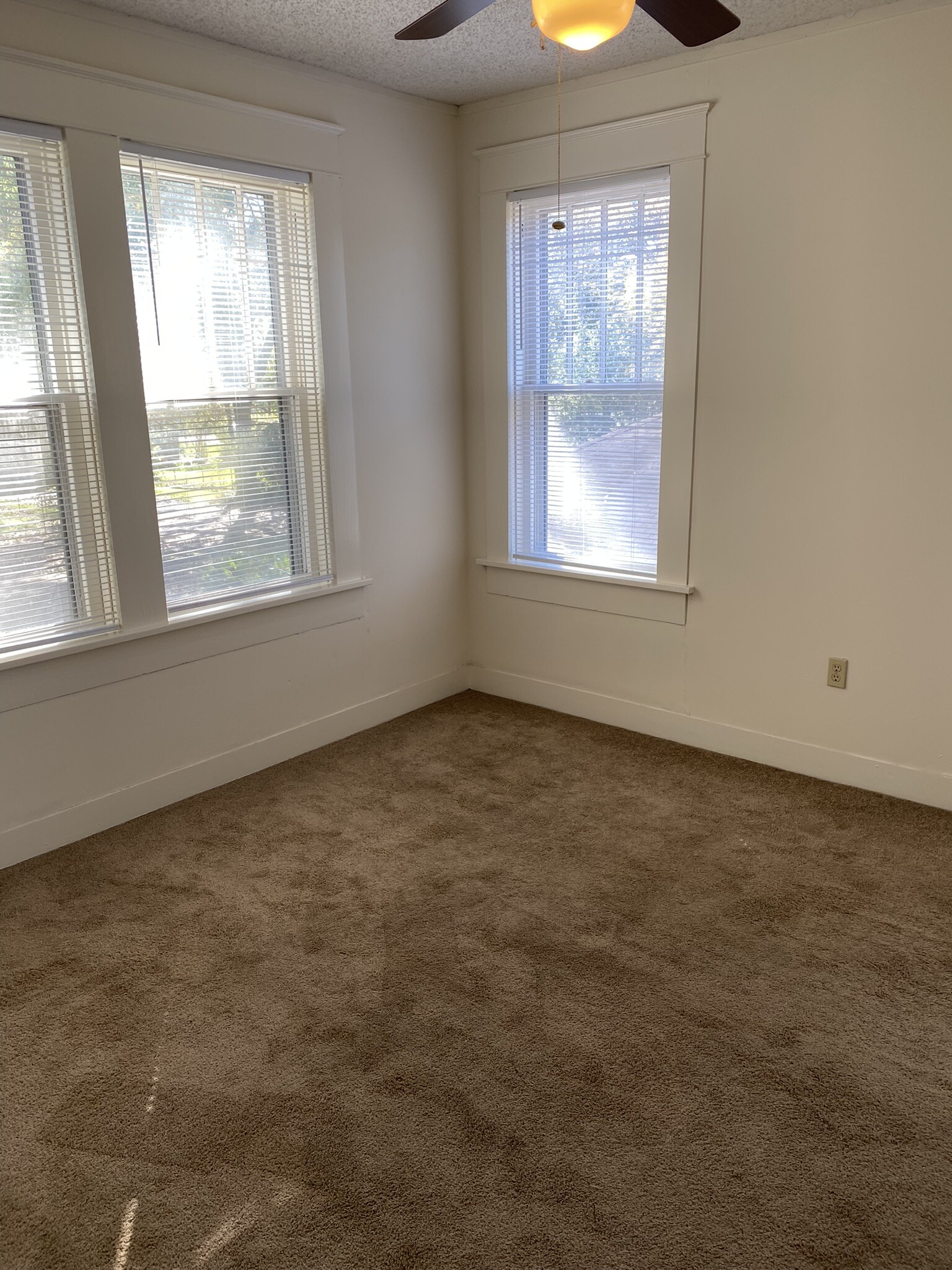 Bedroom - 2411 Hill St