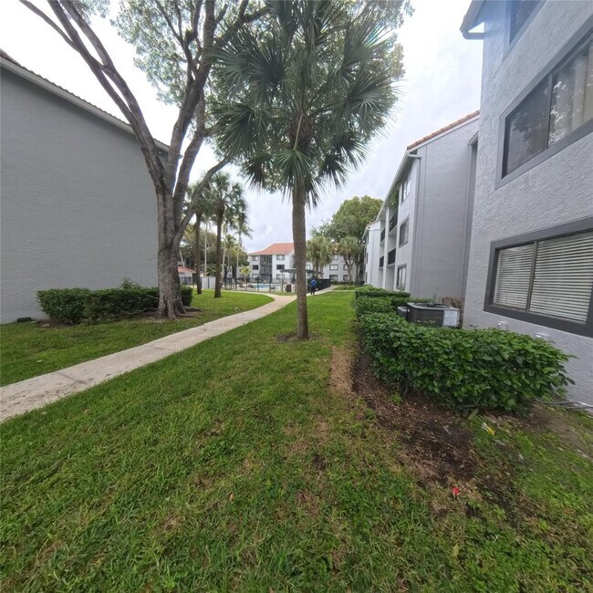 Building Photo - 9166 W Atlantic Blvd