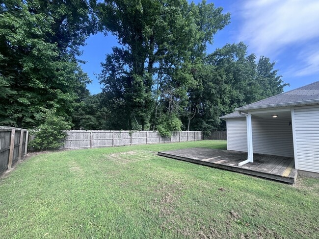 Building Photo - 133 Meadow Dr