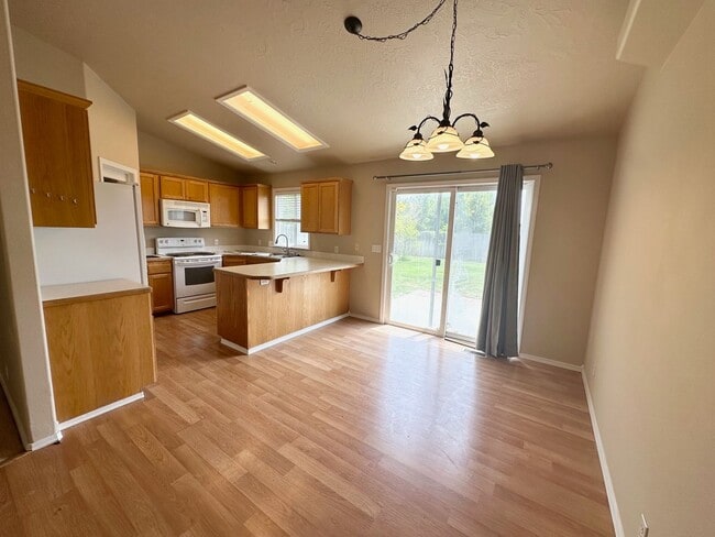 Building Photo - Single Story home in Central Boise available in July 2026!