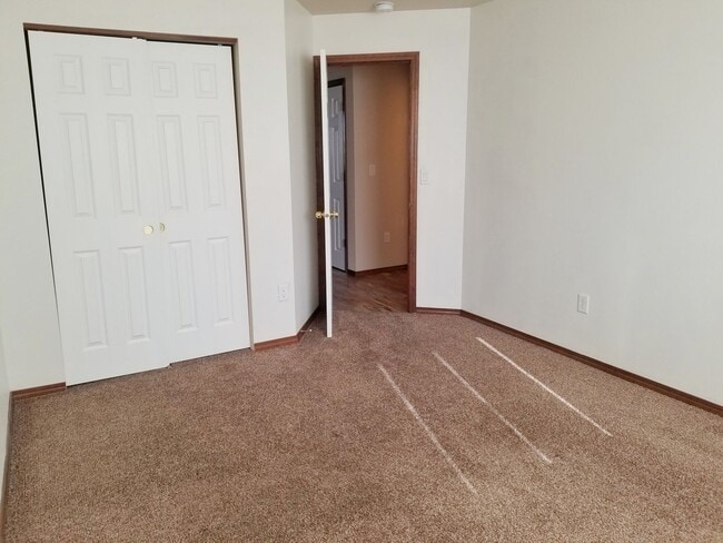 Building Photo - Newer 2 Bedroom 1 Bathroom with a View