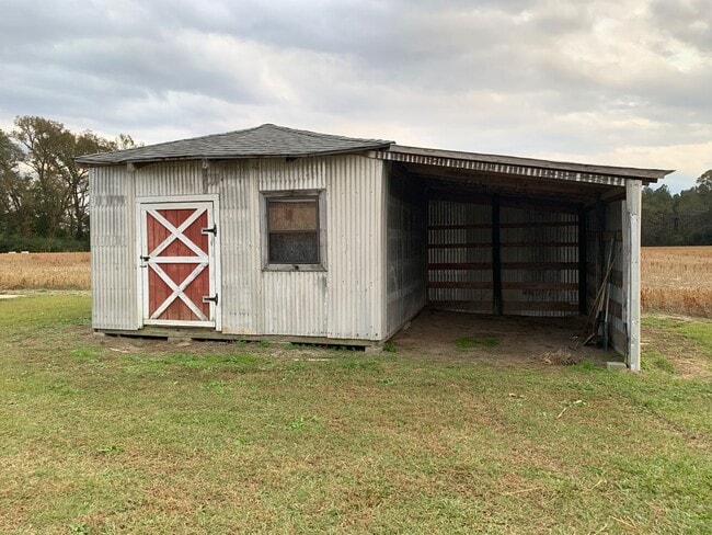 Building Photo - 3 BR, 2 BA Single Wide on Private Lot *Pri...