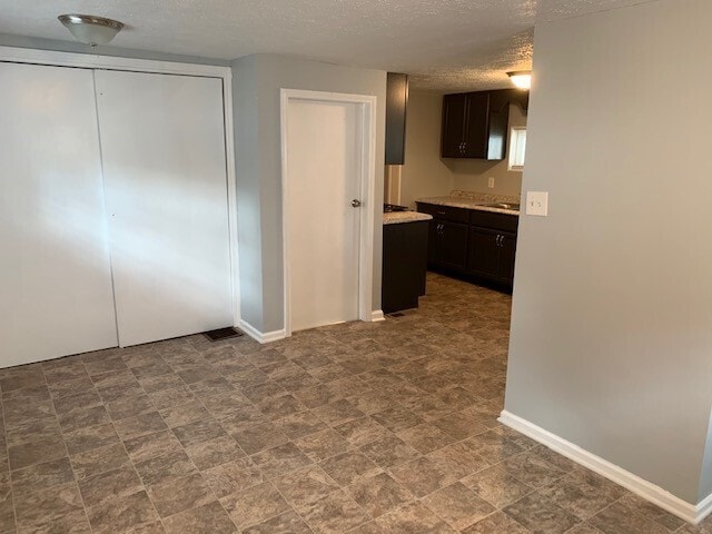 Building Photo - 5601 E 31st St