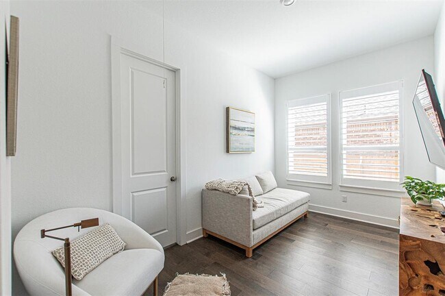 Building Photo - 215 Milam Crk Dr