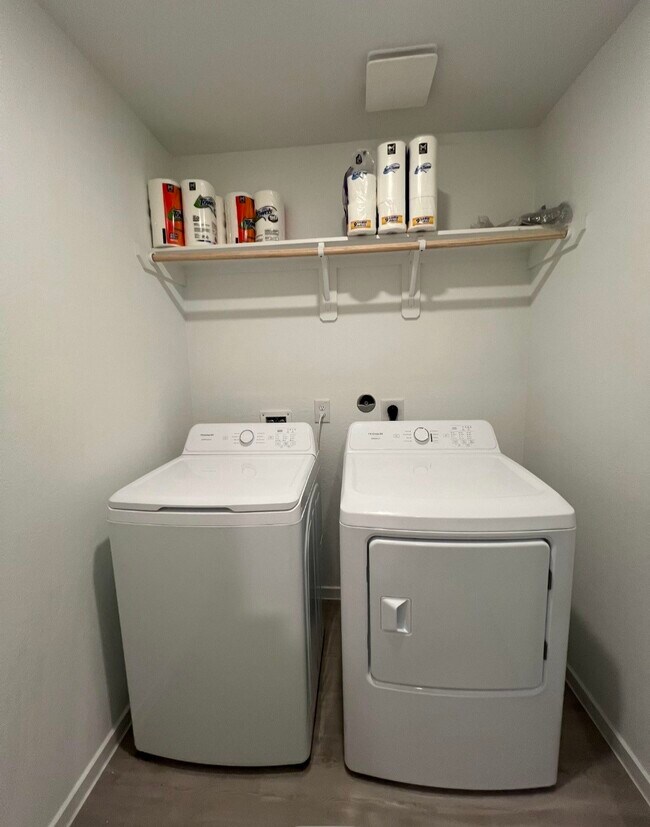 Building Photo - 5211 Red Drum Dr