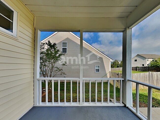 Building Photo - 209 Haywood Ln