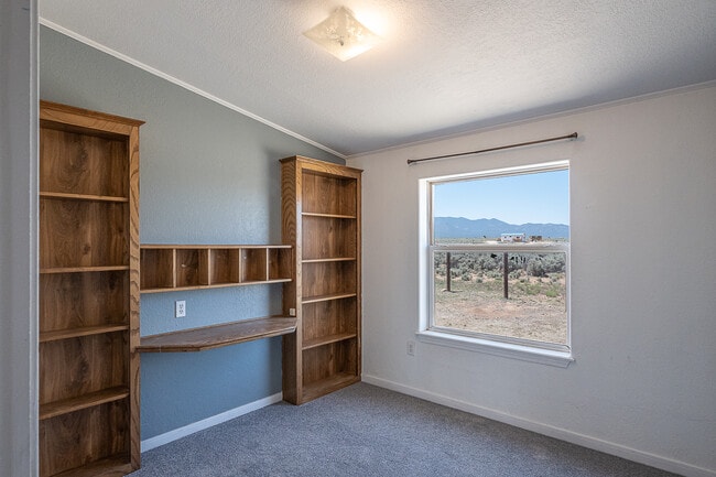 Building Photo - 49 Las Tusas Rd