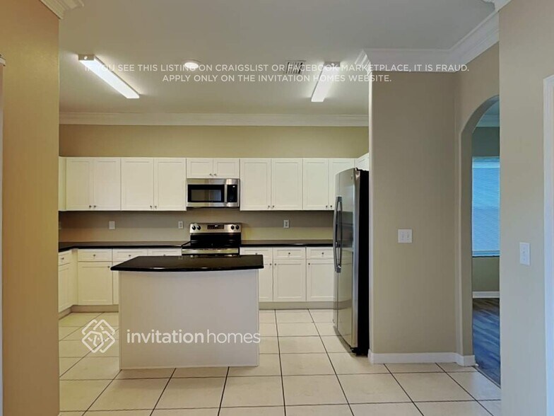 Building Photo - 8112 Alamosa Wood Ave