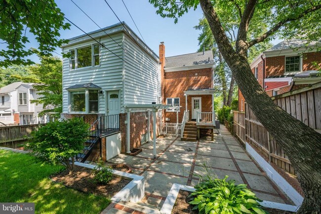Building Photo - 4714 Upton St NW