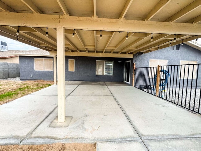 Building Photo - "Charming 3-Bedroom, 2 Bathroom Pool Home in Ocotillo!"