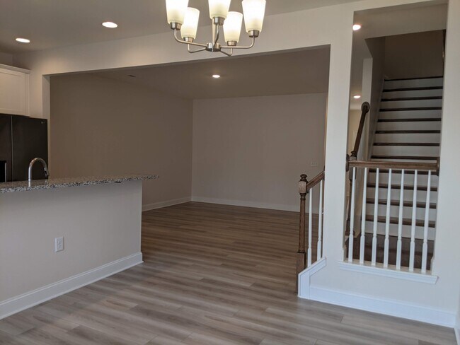 Building Photo - 1413 Sunset Peak Wy