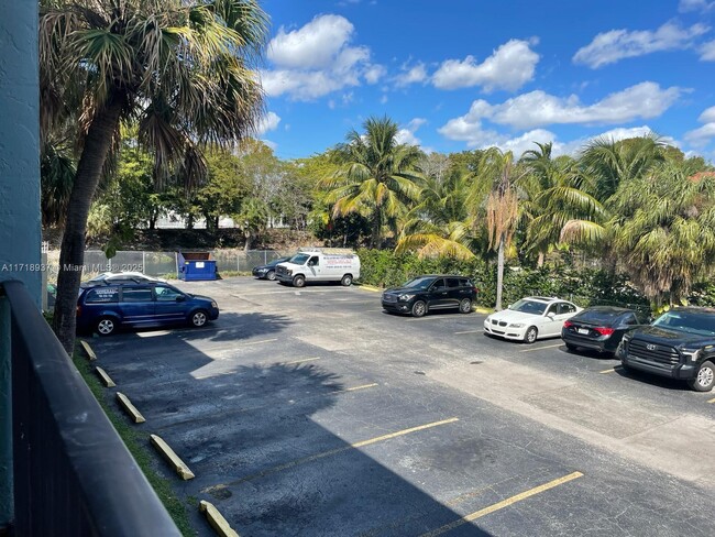 Building Photo - 4275 NW S Tamiami Canal Dr