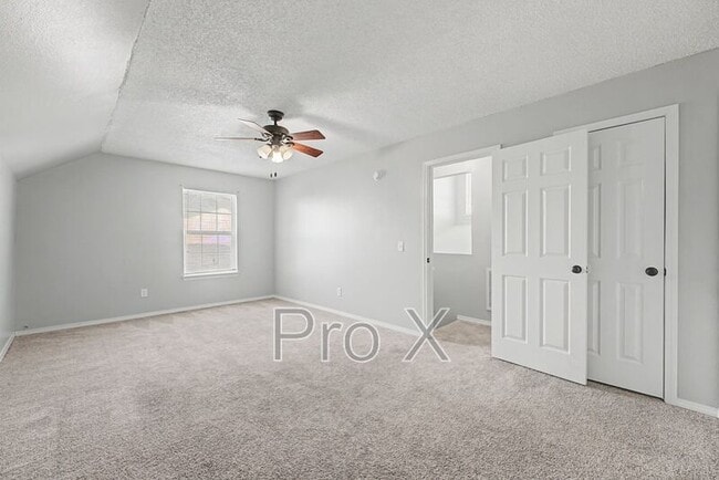 Building Photo - 3403 SW Victoria Pl