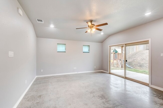 Building Photo - 1733 Dryden Ave