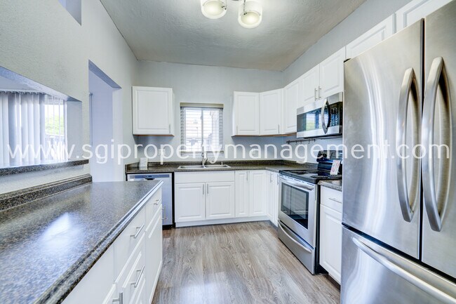 Building Photo - 18604 N 33rd Dr