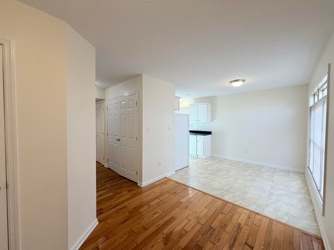 Building Photo - 236 Wayne Dr