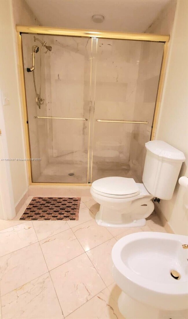 Building Photo - 19333 Collins Ave