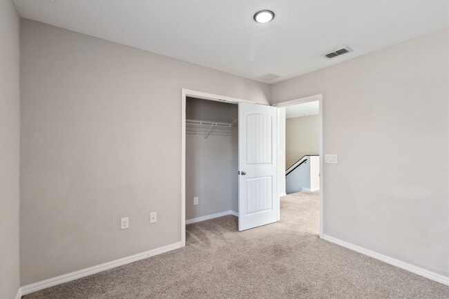 Building Photo - Beautiful 4/2.5 Townhome For Rent in Harmony