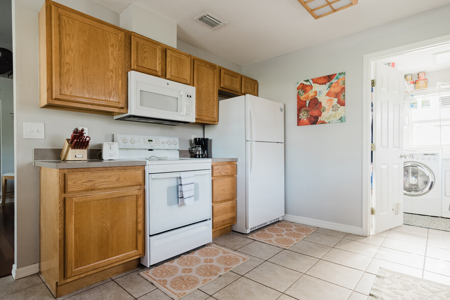 Kitchen - 5106 SE 43rd Trace