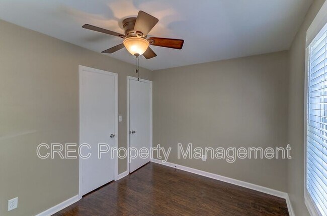 Building Photo - 2401 Eagle Dr