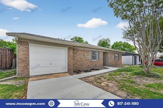 Building Photo - 222 Redwood St