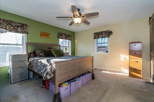 Building Photo - 153 Stag Hill Rd