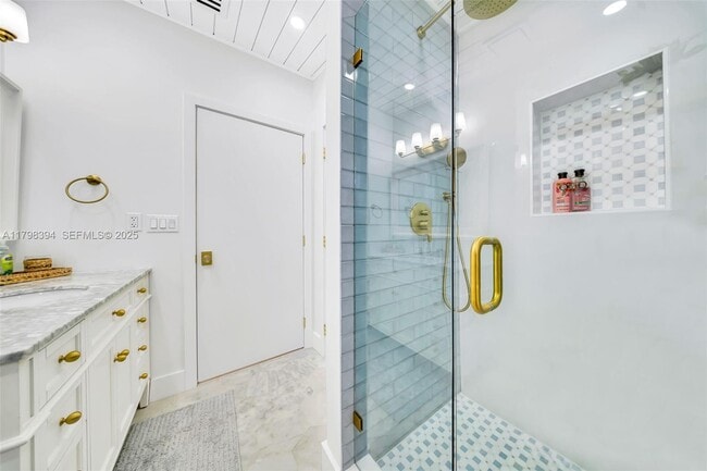 Building Photo - 129 Nautilus Dr