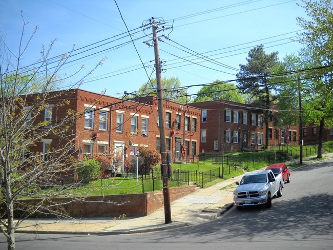 Building Photo - Danbury Apartments