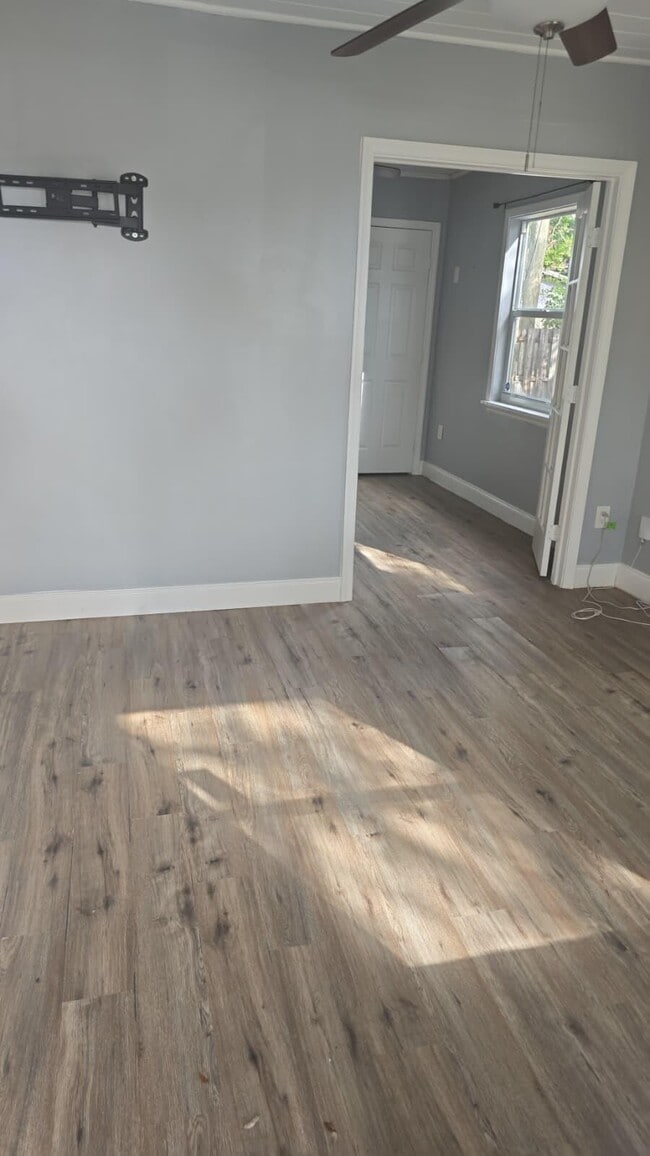 Building Photo - 220 Fleming Ave