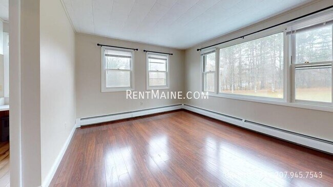 Building Photo - 198 Main Rd N