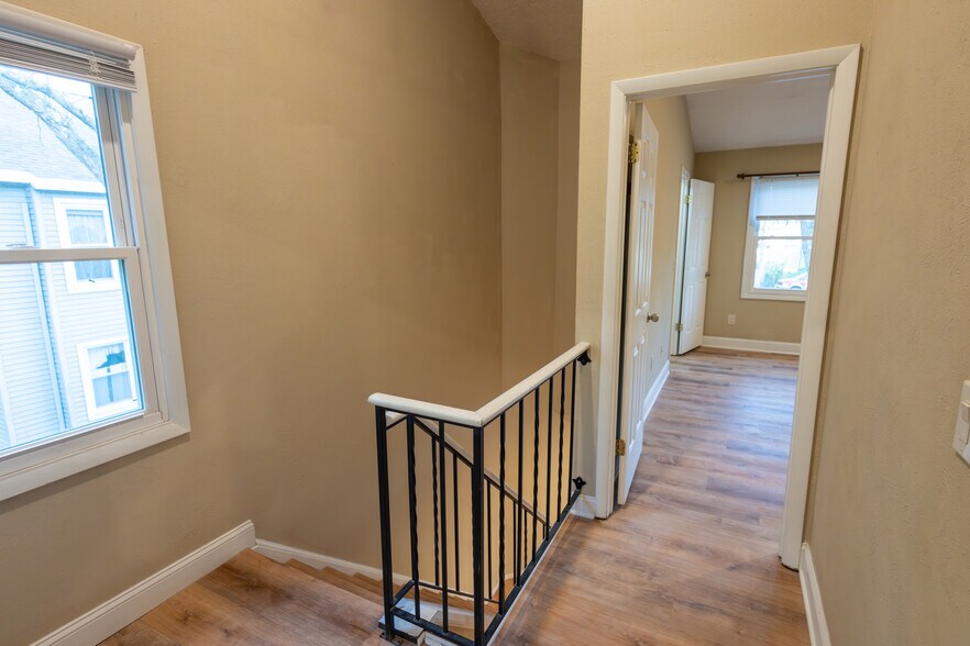 Building Photo - 13 Wilton Ct
