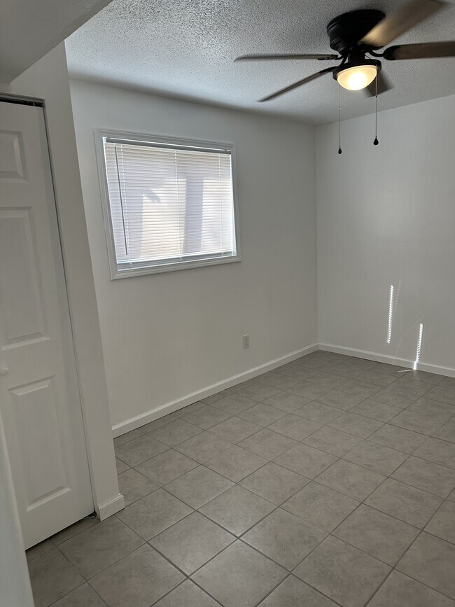 Building Photo - 184 E Market St