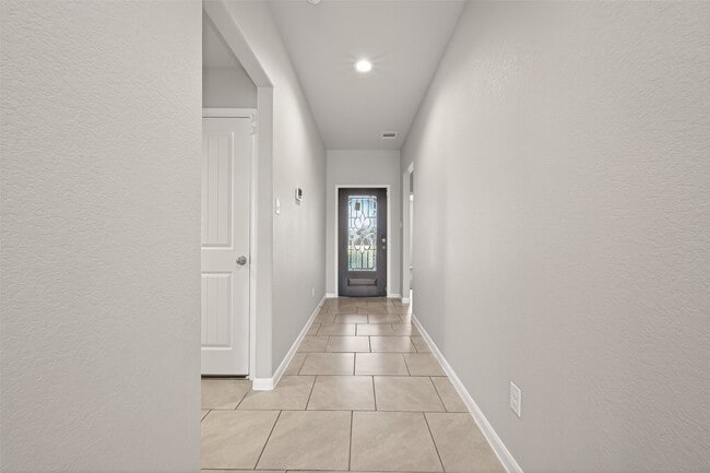 Building Photo - 7558 Highland Chase Dr