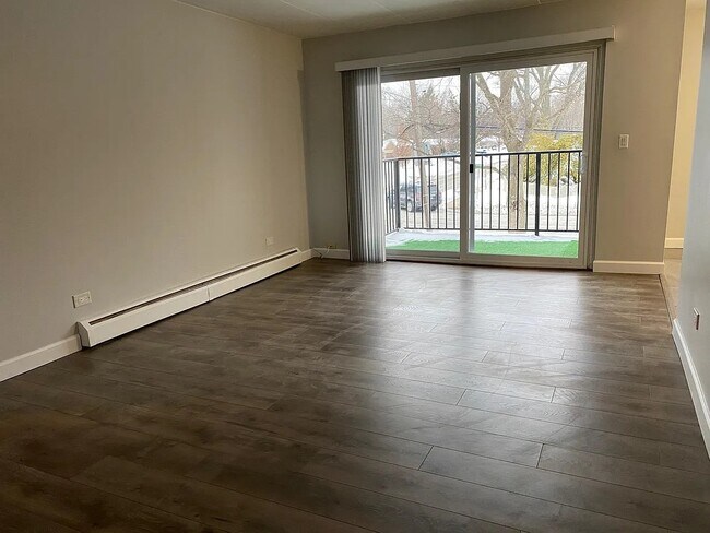 Building Photo - 819 E Miner St