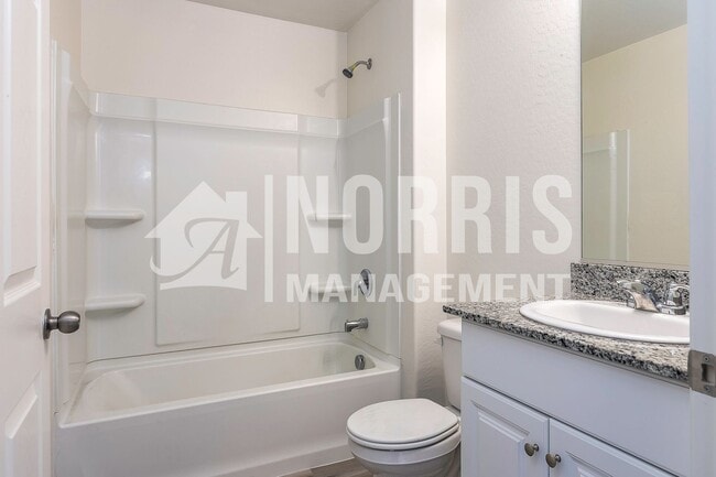 Building Photo - Beautiful Home, Perfect Location and Price
