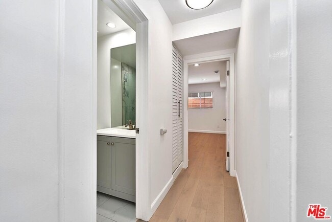 Building Photo - 843 4th St