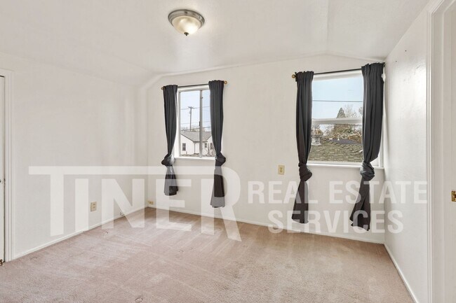 Building Photo - 1531 Virginia Ave