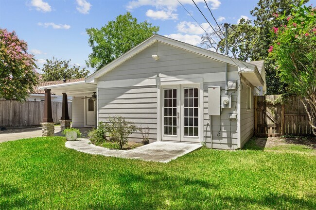 Building Photo - 1705 Althea Dr