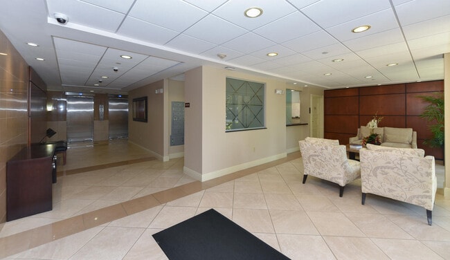Building Photo - 4200 N Ocean Dr