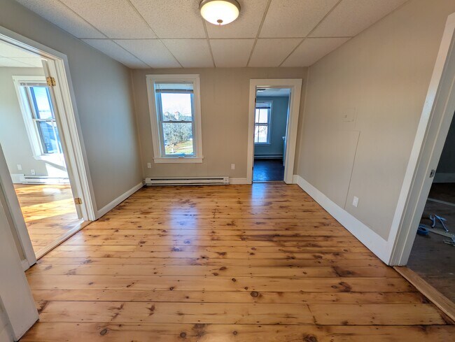 Building Photo - 103-107 SCHOOL ST