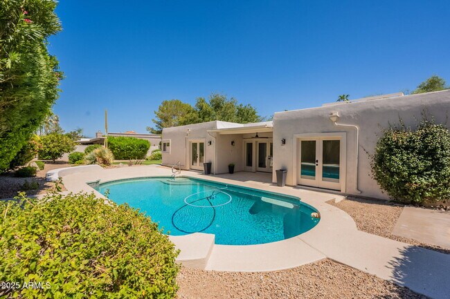 Building Photo - 8338 E San Rafael Dr