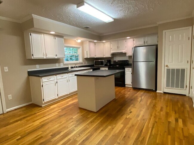 Building Photo - Creekside Cape Cod