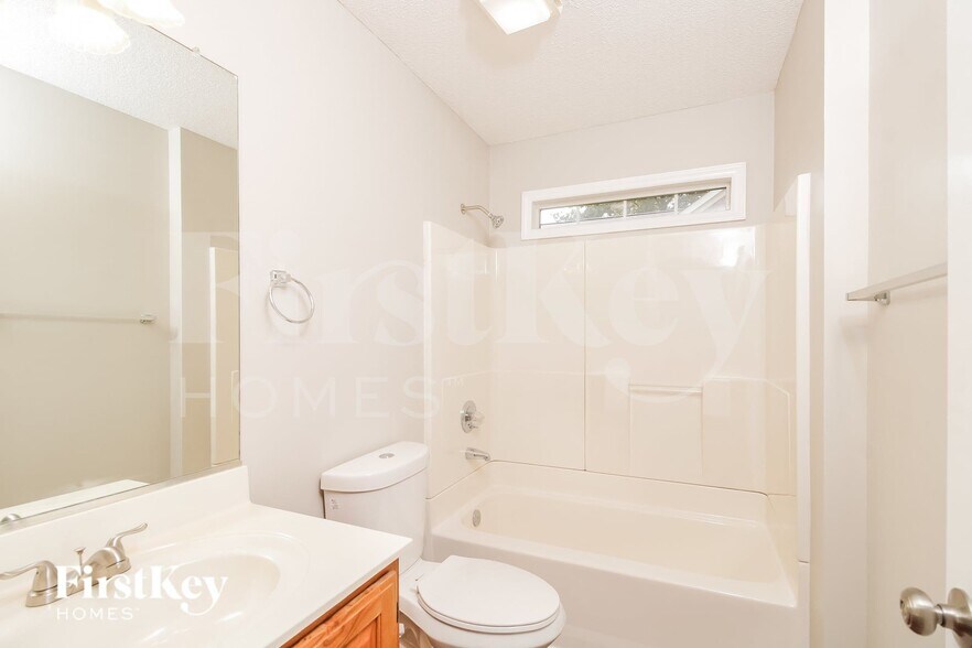 Building Photo - 4 Brandywine Cir