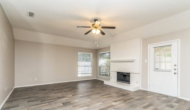 Building Photo - 2308 Bennington Dr