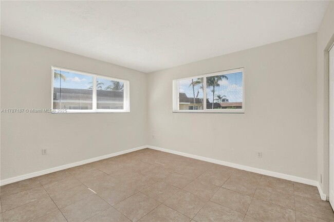 Building Photo - 14500 SW 88th Ave