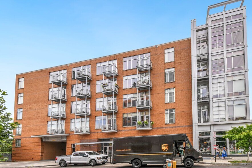 Building Photo - 1390 V St NW