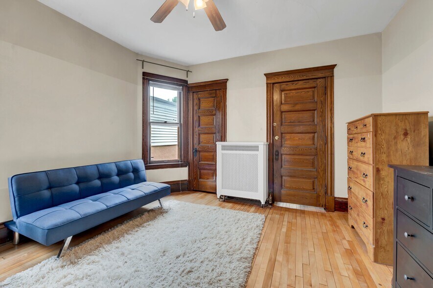 Building Photo - 3206 S 15th Ave