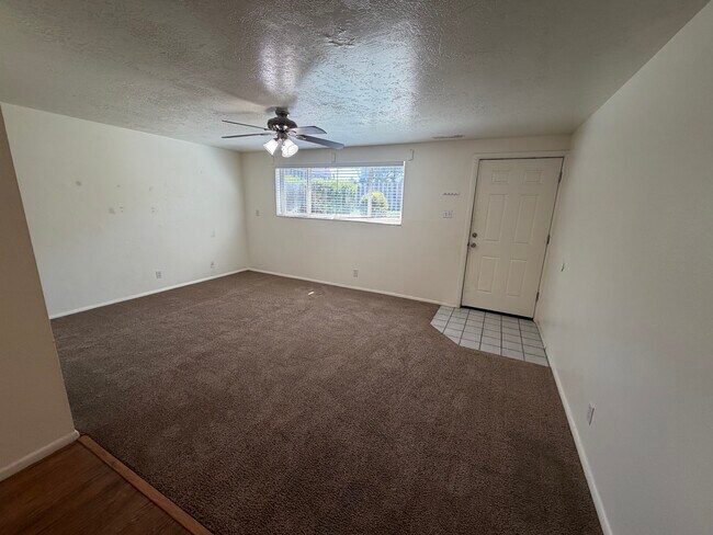Building Photo - 166 N 400 E