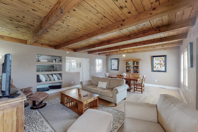 Building Photo - 1613 Morningside Dr NE